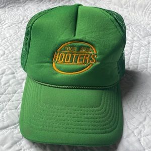 Hooters 🦉Trucker Ball Cap Adjustable
